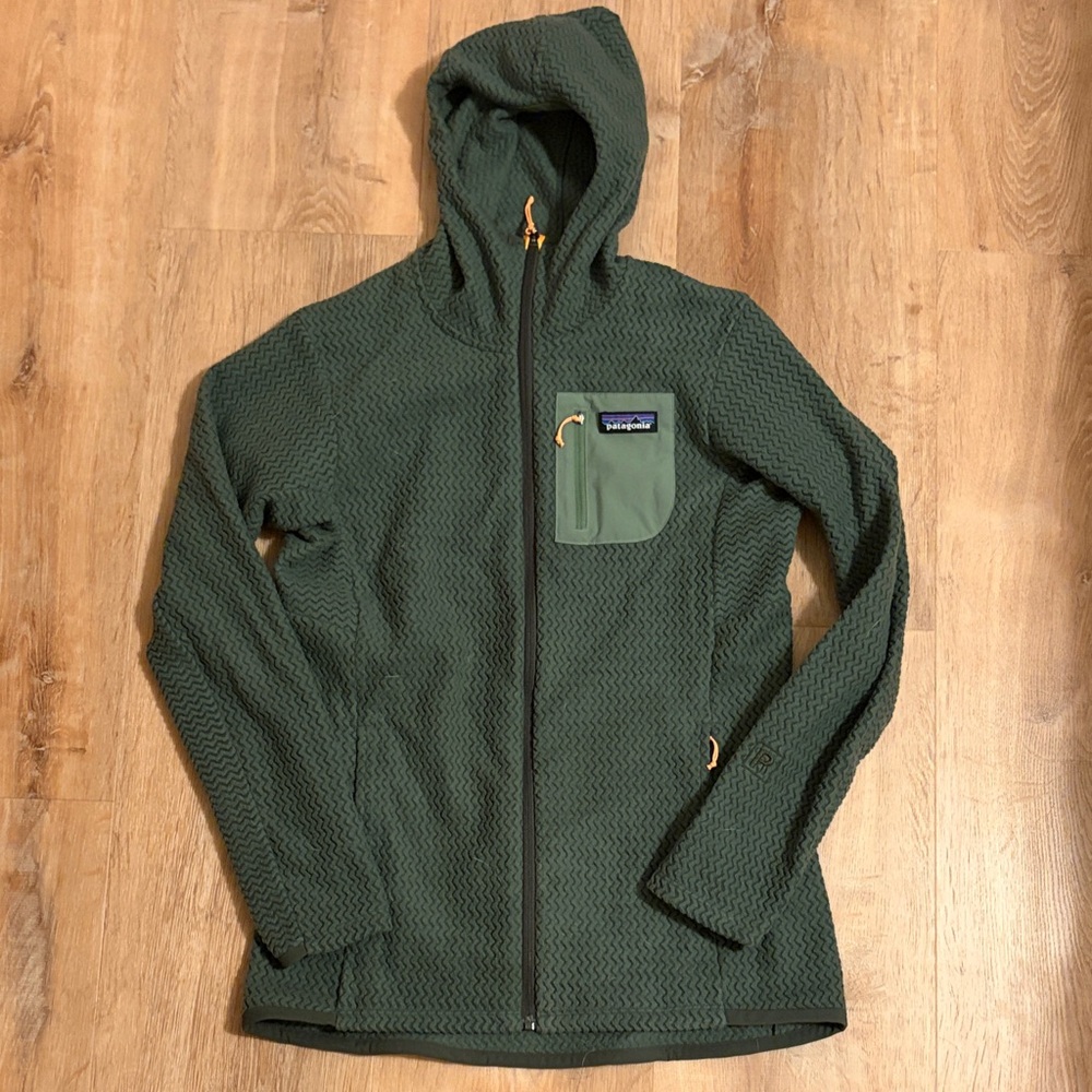 Patagonia women’s R1 full zip fleece green medium worn twice